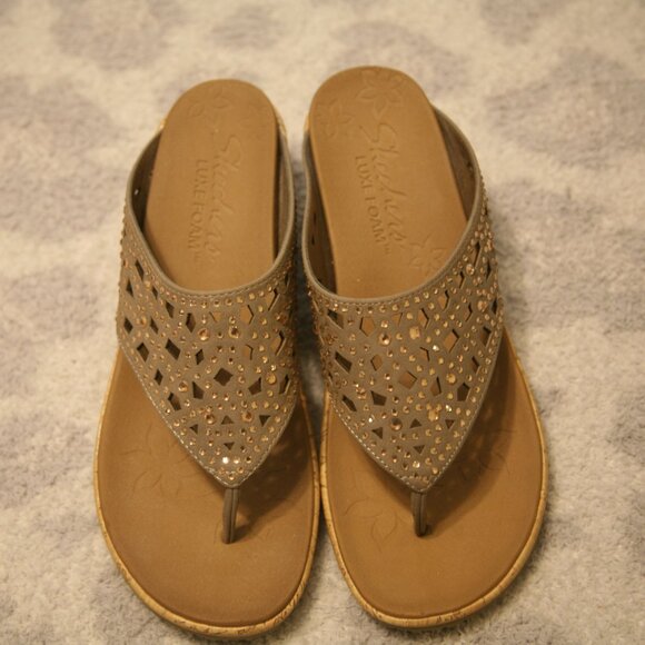 Sketchers Women's Luxefoam Wedge Sandals, Size 8.5-9, Tan/Gold - Picture 1 of 3